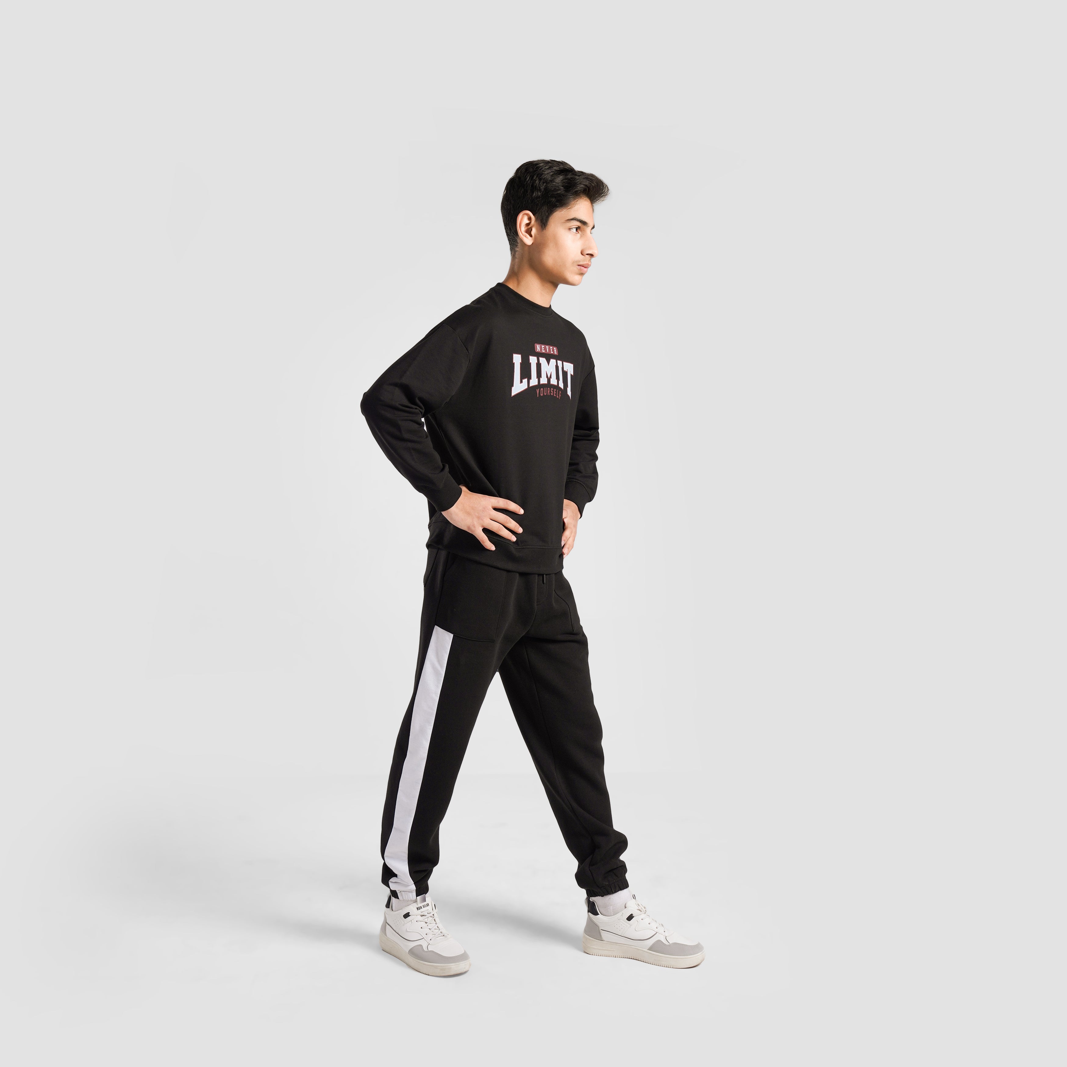 Limitless Fleece SweatShirt (Black)