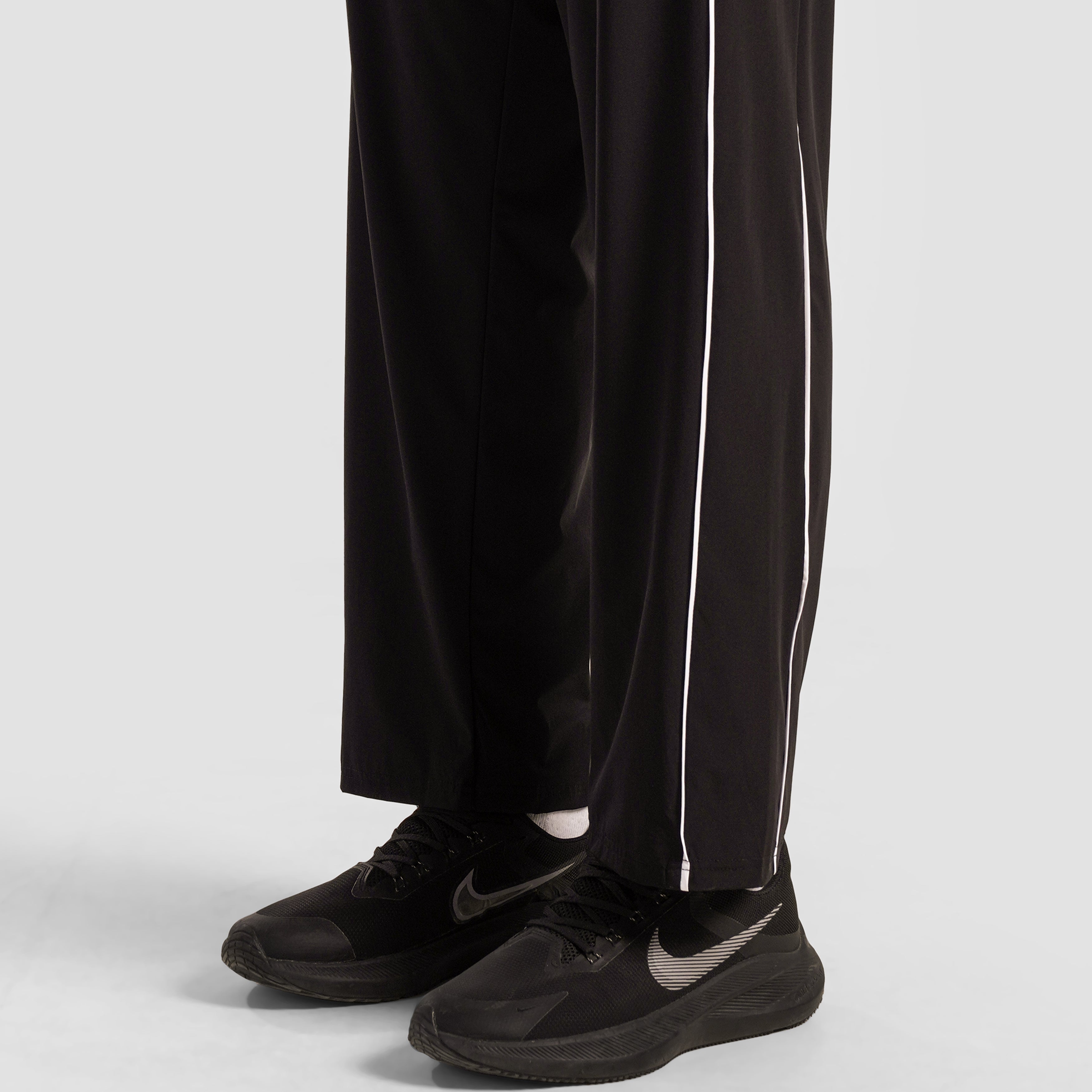 Erecto Stride Trousers (Black)