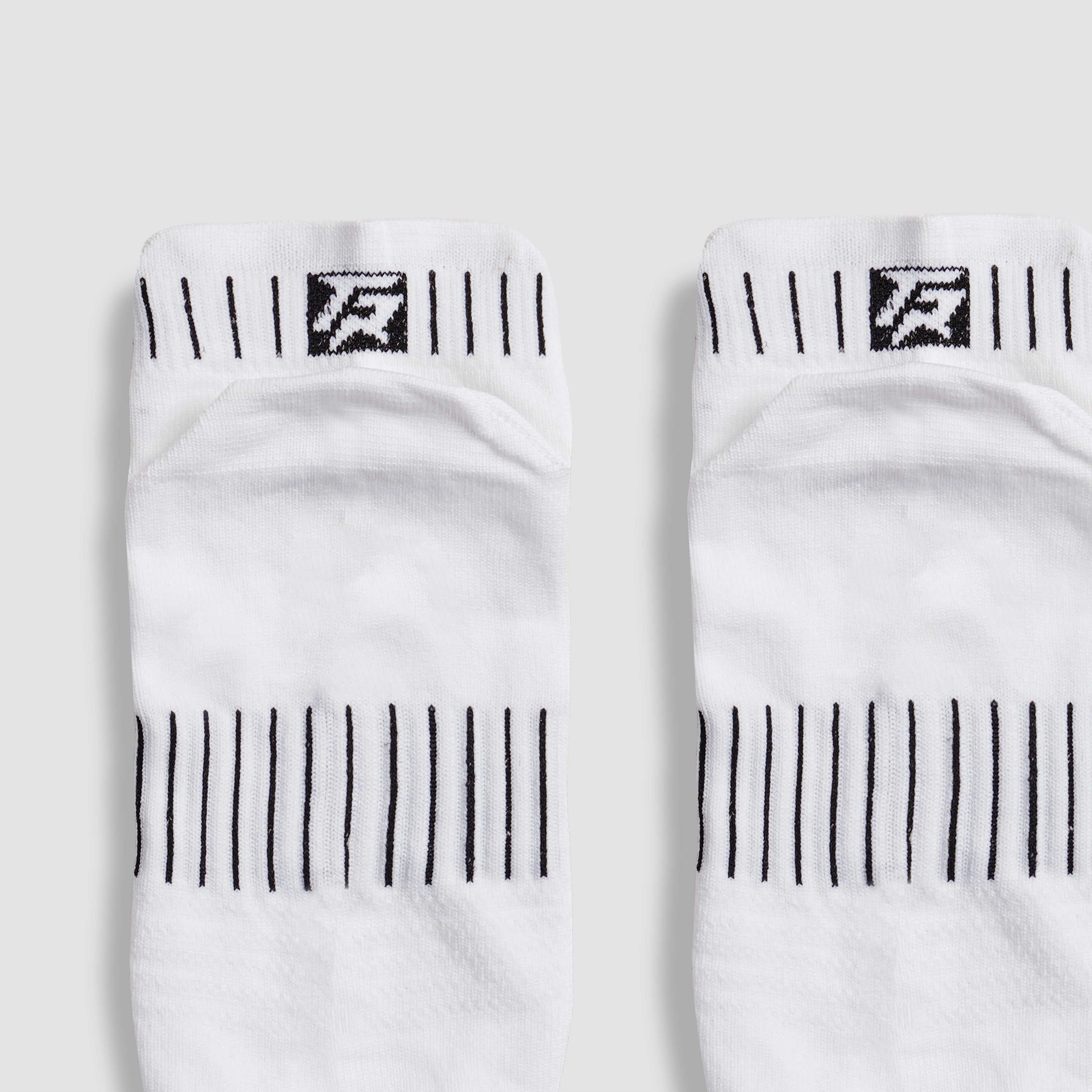 ShieldFlex Quarter Socks (White)