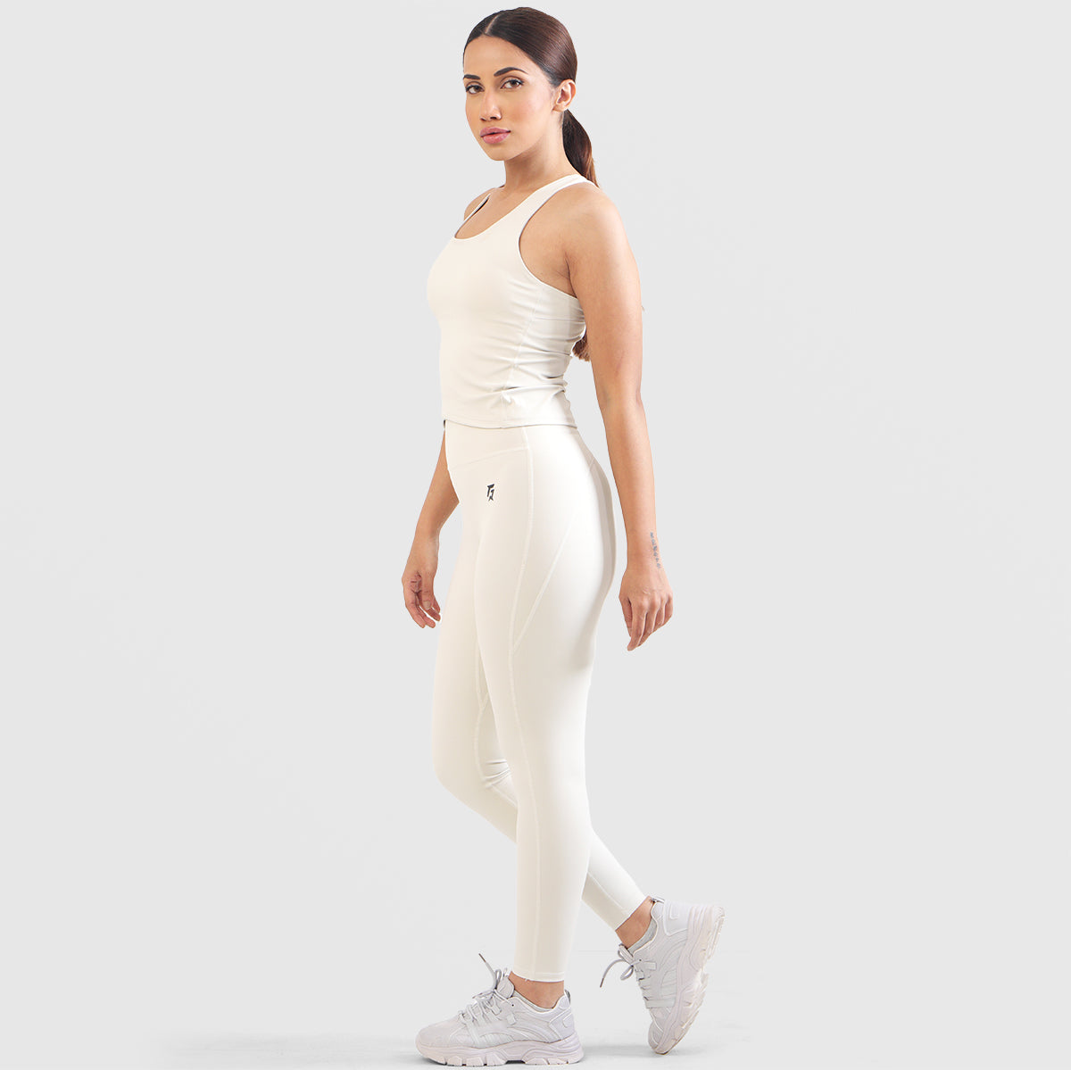 Curvet Leggings (Cream)