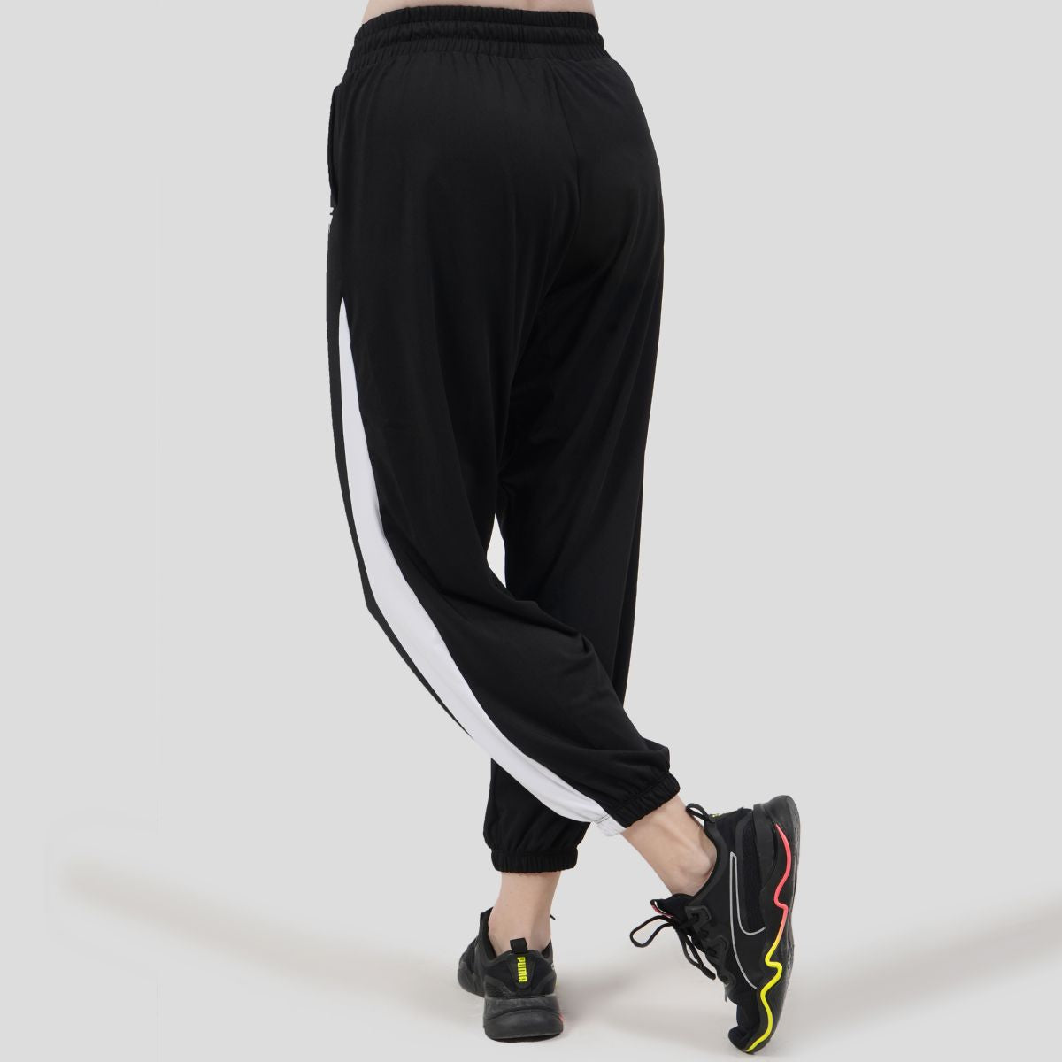 Baggy Joggers (Black-White)